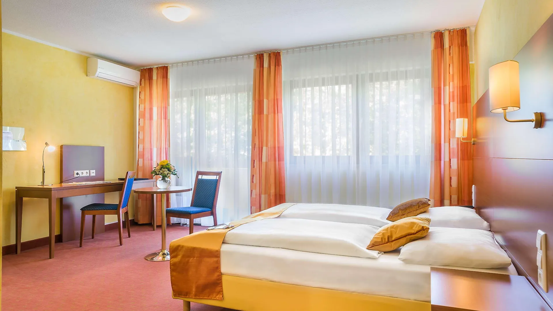 Hotel Rega שטוטגרט