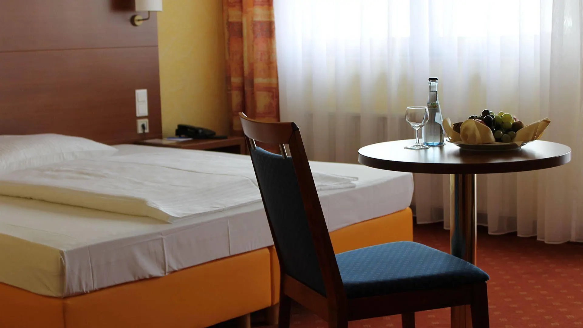 Hotel Rega שטוטגרט